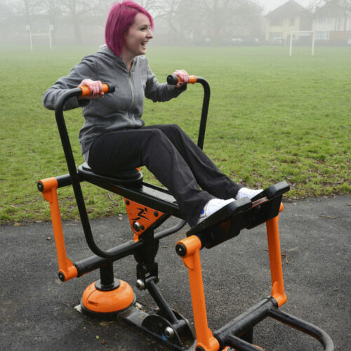 Outdoor roeitrainer 9 Cardio outdoor-fitness apparaat, uit het hogere segment. De Rower uit de FZL-lijn