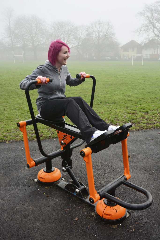 Outdoor roeitrainer 2 Cardio outdoor-fitness apparaat, uit het hogere segment. De Rower uit de FZL-lijn