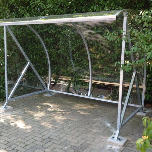 Fietsoverkapping BF1000 - AANBIEDING 92 Topaanbieding: stevige fietsoverkapping voor een scherpe prijs, perfect voor bedrijven, scholen en sportverenigingen die hun terrein netjes en praktisch willen inrichten.