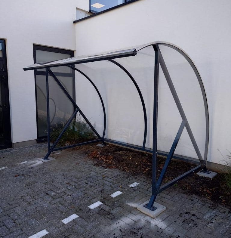 Fietsoverkapping BF1000 - AANBIEDING 41 Fietsoverkapping BF1000 – voor een nette, duurzame en voordelige oplossing voor uw fietsenstalling.