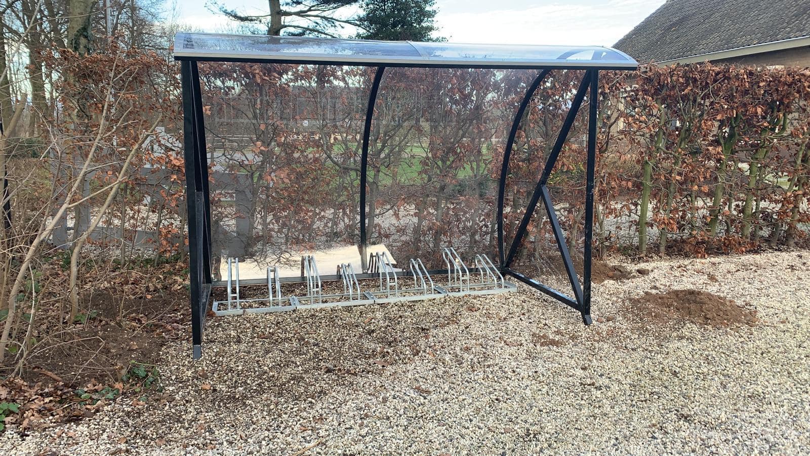 Fietsoverkapping BF1000 - AANBIEDING 25 De BF1000 fietsoverkapping is perfect voor bedrijven: plaats voor 8 fietsen, duurzame bescherming. Ideaal voor iedere buitenruimte: de BF1000 fietsoverkapping is weersbestendig en onderhoudsarm.