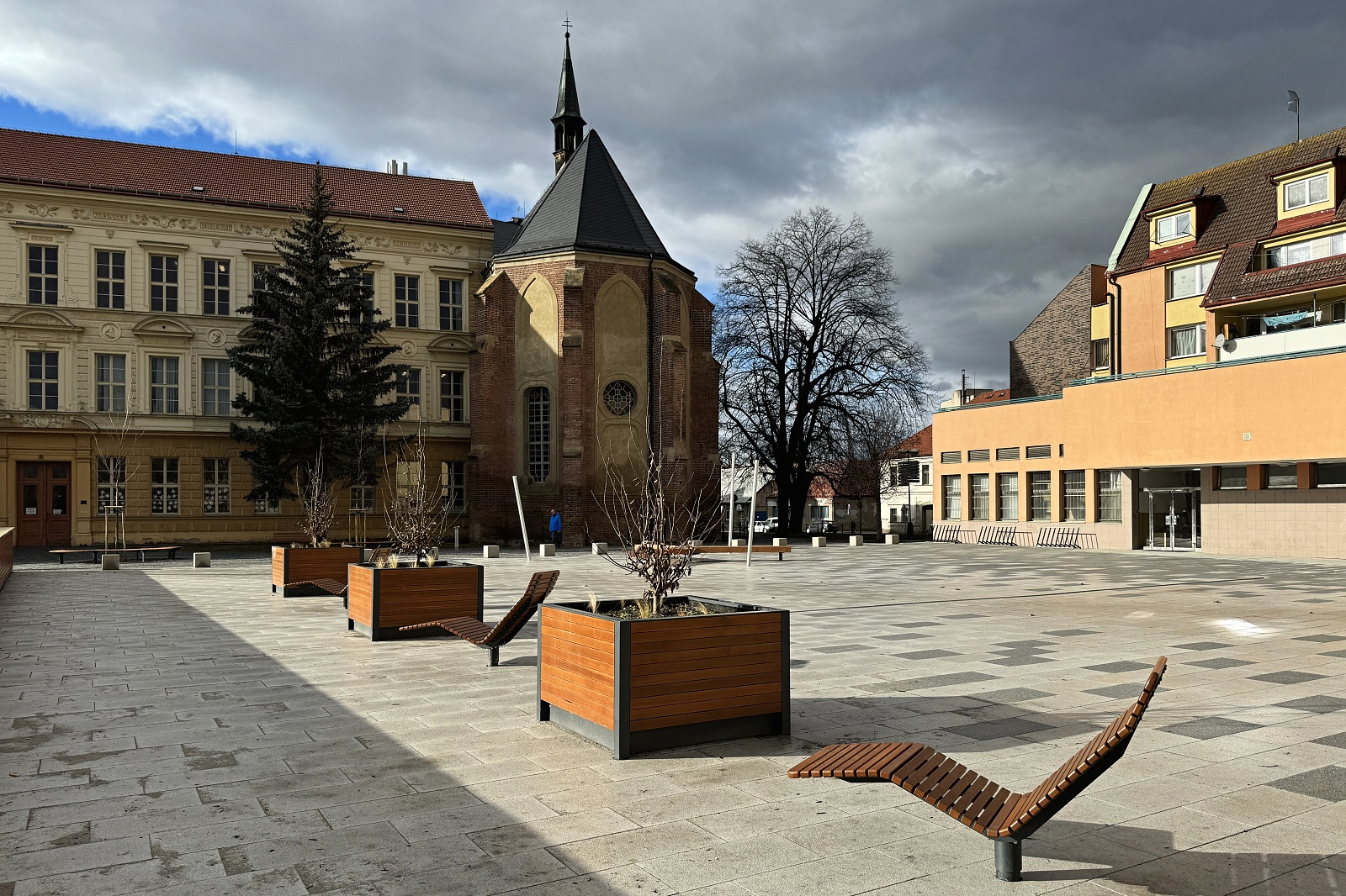 Plantenbak- zitbankcombinatie model Cimi 11 Buiten plantenbak model Cimi is ontworpen met een strakke en moderne uitstraling. Tevens is deze plantenbak is gemaakt van duurzame materialen die bestand zijn tegen verschillende weersomstandigheden