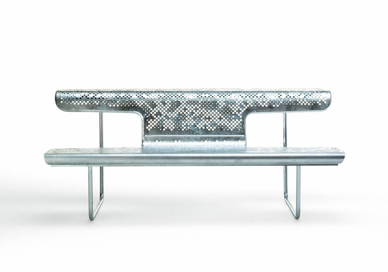 Parkbank De dichter 14 De fraai vormgegeven parkbank door Alfredo Häberli. Straatmeubilair op zijn mooist.