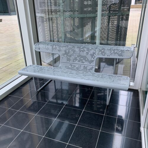 Parkbank De dichter 21 Design parkbank The Poet (De Dichter) te vinden in musea Duitsland en Amerika (New York)