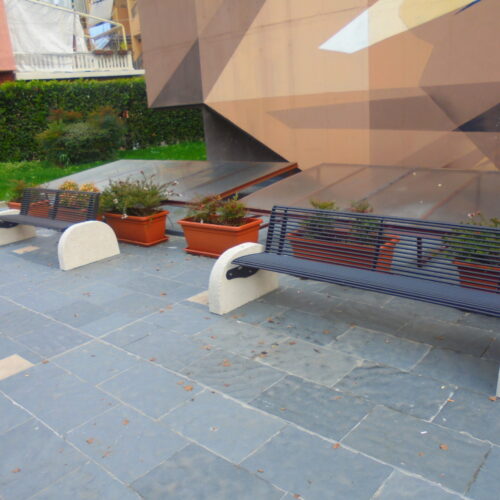 Parkbank Donna 8 Nog een afbeelding van deze zeer fraaie parkbanken. Straatmeubilair uit Italië voor een bijzonder scherpe prijs