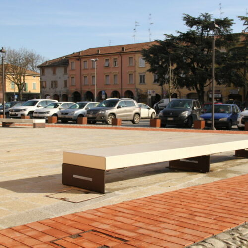 Parkbank model Prato 11 Eenvoudig te schakelen, zodat er een doorlopende zit - parkbank ontstaat.