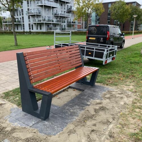 Parkbank Vera 14 Parkbank Vera, fraai om te zien en bijzonder duurzaam.