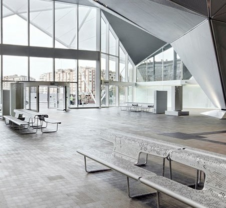 Parkbank De dichter 19 Ook een ideale parkbank - bank voor grote wachtruimtes.