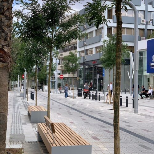 Parkbank Dresda 6 Parkbank model Dresda, elegantie voor een messcherpe prijs. Afgebeeld e uitvoering met rugleuning en als parkbank zonder rugleuning.