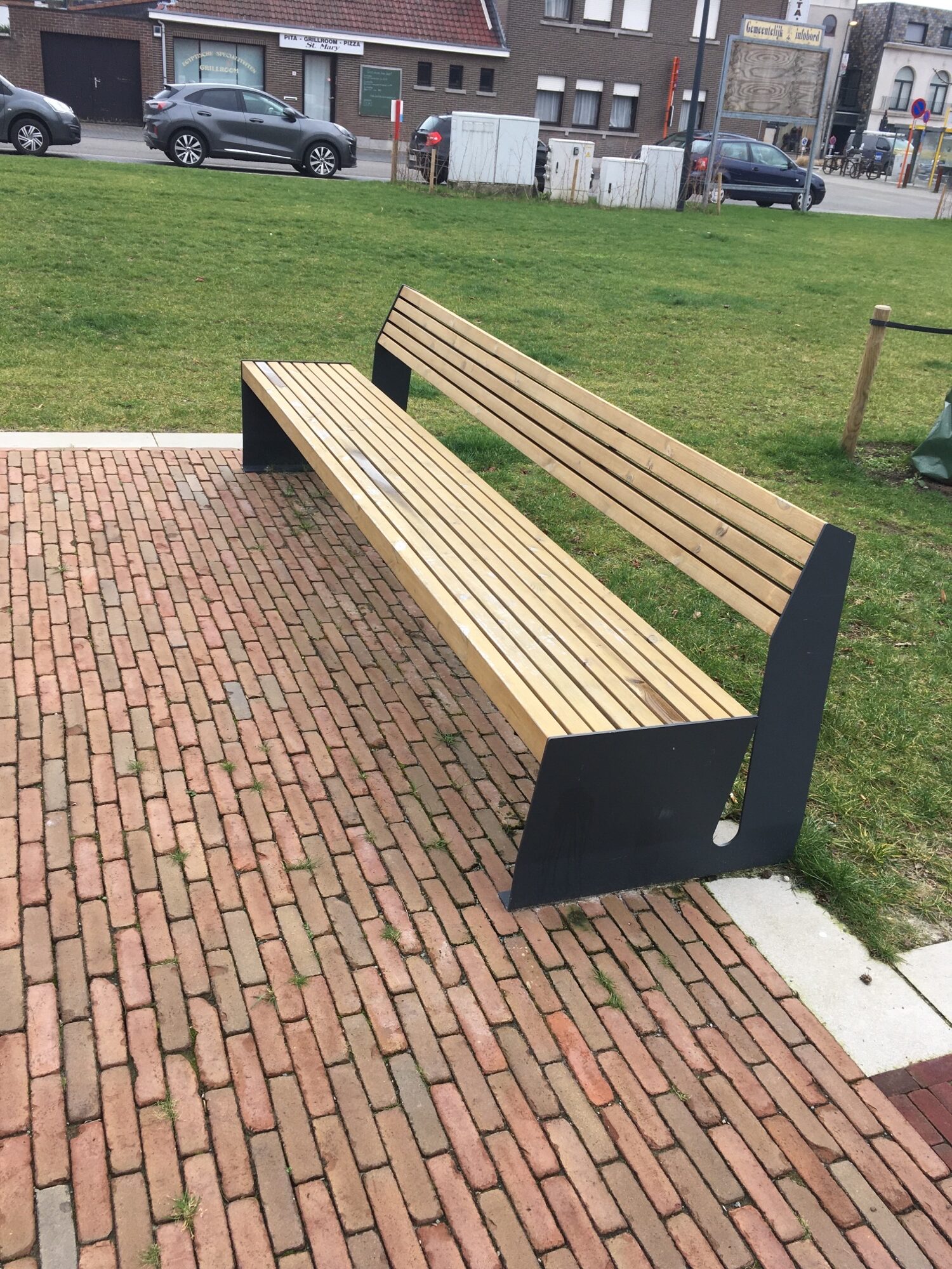 Parkbank model Vega 6 Parkbank Vega met verduurzaamd grenen in Begijnendijk België. Lengte 3 meter