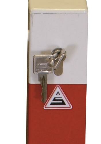 parkeerpaal vierkant uitneembaar 13 Parkeerpalen met cilinderslot, geen zware sleutel aan uw bos.