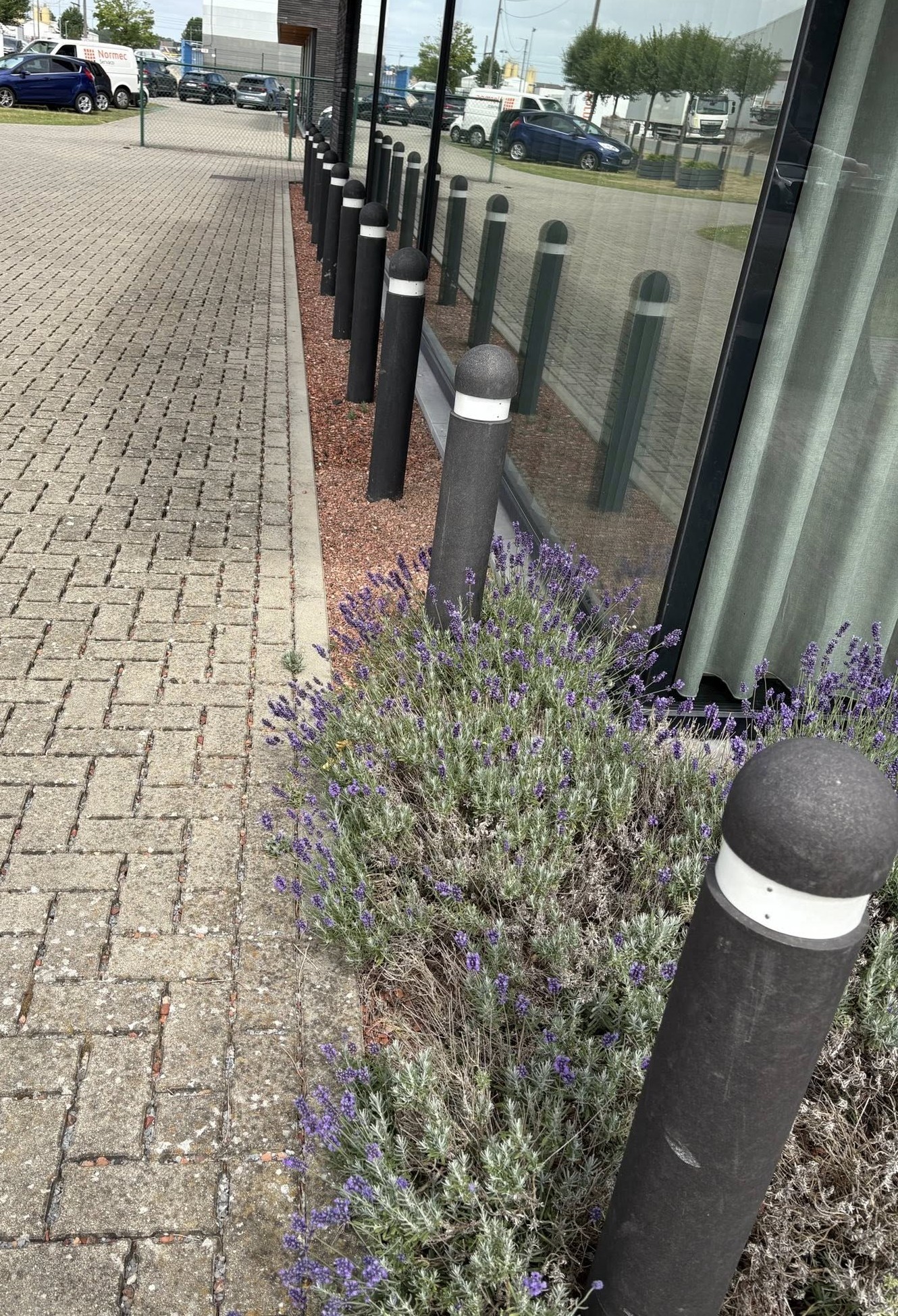 Kunststof parkeerpaal rond 4 Regeneraat afzetpalen, duurzaam en voordelig