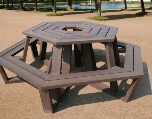 Massief regeneraat picknickset. Geen onderhoud en een zeer fraaie vrormgeving.