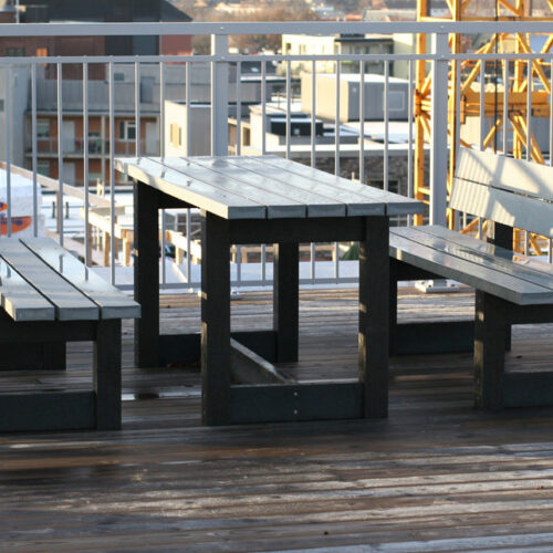 Picknickset Londen. Leverbaar in diverse kleuren. Deze picknickset is leverbaar met parkbanken zonder rugleuning en met parkbanken met rugleuning. Voordelige en duurzame picknicksets voor de openbare en semi-openbare ruimtes.