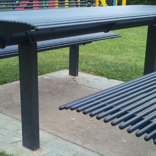 Parkbank Rest recht 26 Parkbanken en picknicktafel model Rest. Een zeer fraaie combinatie, ideaal als picknick-set.