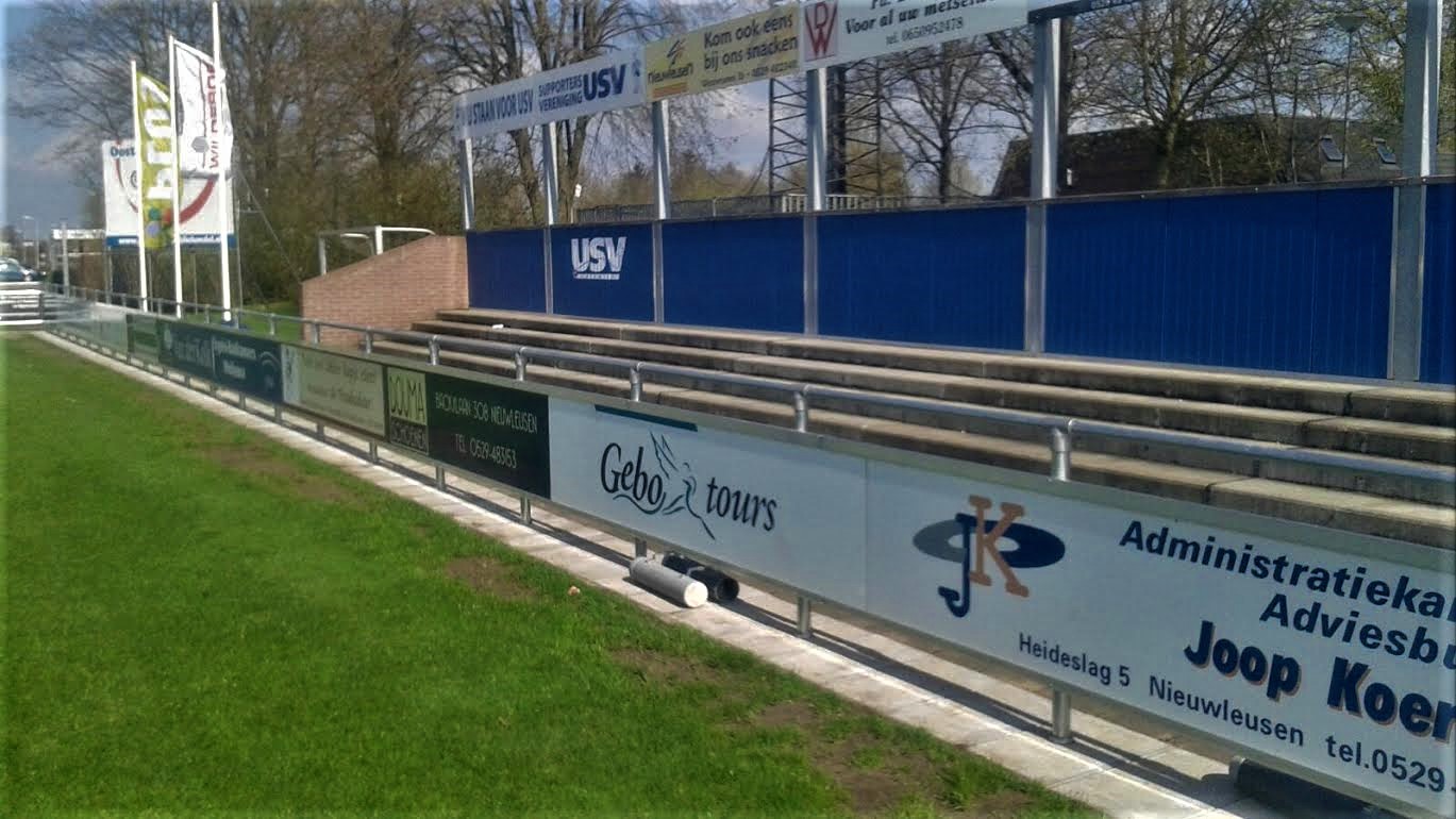 Reclame-ophangsysteem Pro 8 Reclamerails PRO, komt u bij steeds meer verenigingen tegen.