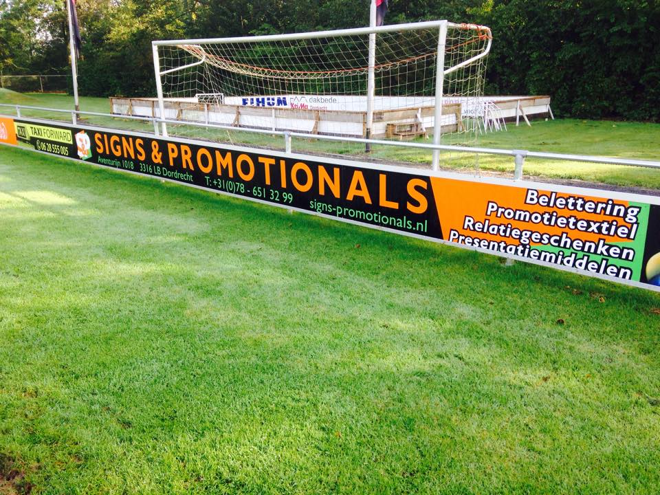 Reclame-ophangsysteem Pro 30 Reclamebord ophangsysteem PRO geeft iedere vereniging een professionele uitstraling