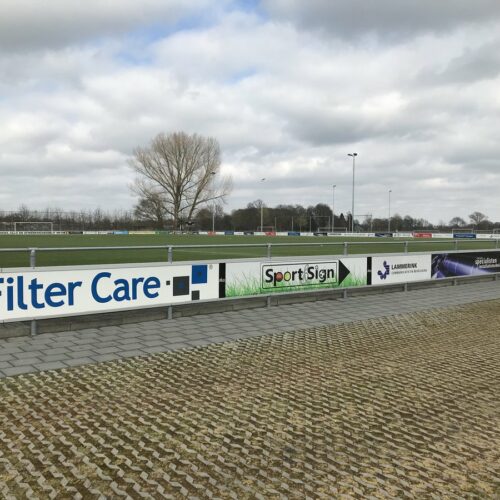 Reclame-ophangsysteem Pro 94 Geanodiseerd aluminium, dus bijzonder duurzaam en een zeer eenvoudige montage. Reclamebord ophangrails PRO van SKWshop