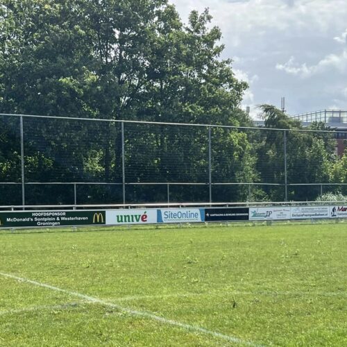 Reclame-ophangsysteem Pro 105 Reclameborden monteren was nog nooit zo makkelijk – met Reclamerails PRO bespaart u tijd, voorkomt u schade en creëert u een professionele afwerking.