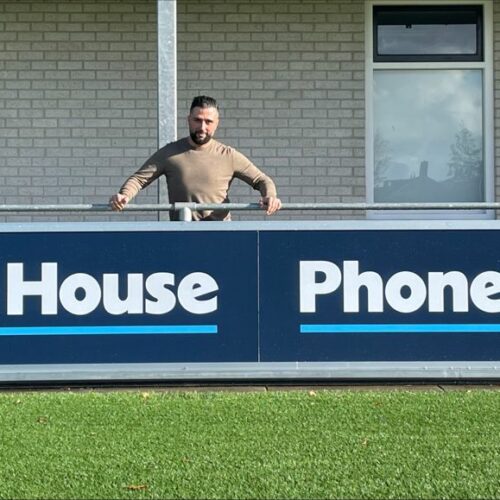 Reclame-ophangsysteem Pro 103 Reclamebord ophangprofielen voor elke sportclub en elk sportpark – de professionele keuze voor een nette, veilige en duurzame montage van sponsorborden.