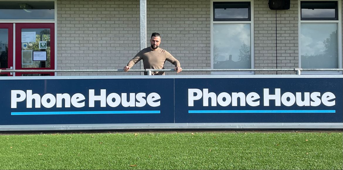 Reclame-ophangsysteem Pro 51 Reclamebord ophangprofielen voor elke sportclub en elk sportpark – de professionele keuze voor een nette, veilige en duurzame montage van sponsorborden.