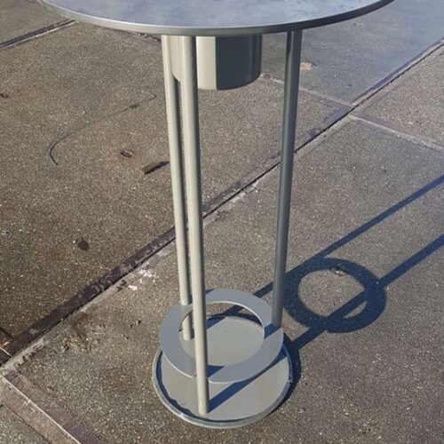 Statafel met model asbak Graphit 15 Onze sta-tafels met asbak model Graphite. Eenvoudig permanent op de ondergrond te bevestigen. Afgebeeld de standaard uitvoering.