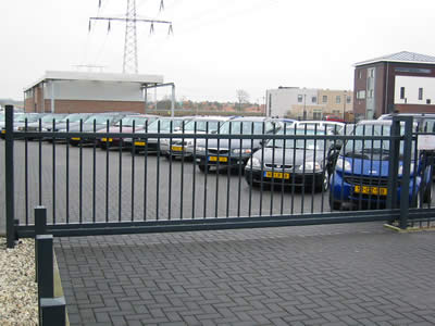 Schuifpoort Elektrisch of handbediend 28 Toegangspoorten, schuifpoorten op maat voor bijzonder scherpe prijzen. Nederlands fabricaat!