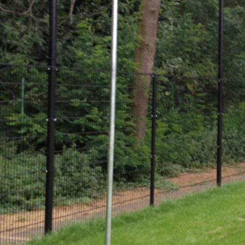 Set van 4 spanpalen 4 Deze spanpalen zijn zeer eenvoudig zelf te plaatsen.