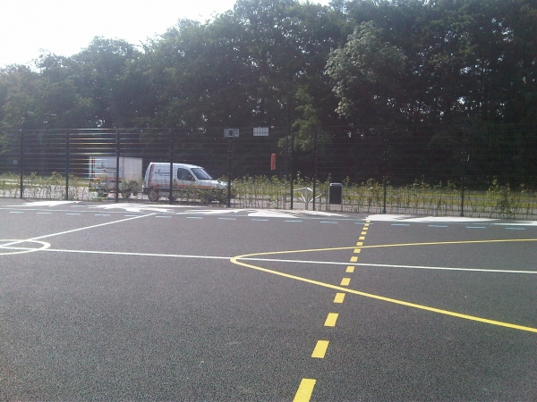 Sportvloercoating 22 De mogelijkheden zijn bijna onbeperkt als het om belijningen voor een spel- of sportvloer gaat.