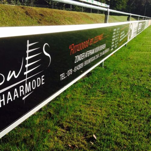 Reclame-ophangsysteem Pro 86 Ook betaalde voetbalorganisaties, maken gebruik van onze sponsorbord profielen, zoals Excelsior en FC Volendam