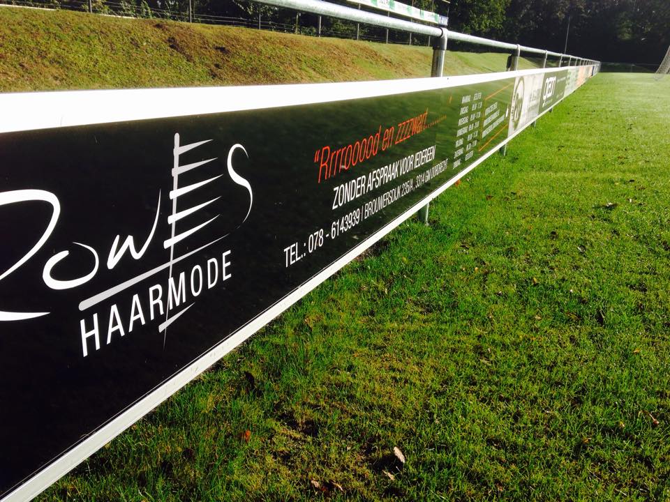 Reclame-ophangsysteem Pro 34 Ook betaalde voetbalorganisaties, maken gebruik van onze sponsorbord profielen, zoals Excelsior en FC Volendam