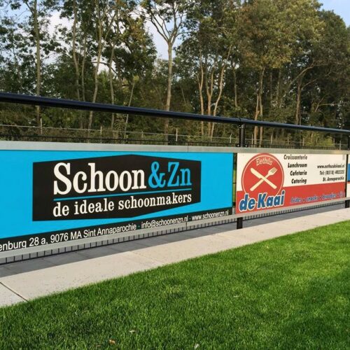 Reclame-ophangsysteem Pro 81 Reclamebord ophangrails. Van geanodiseerd aluminium, dus dit blijft mooi.