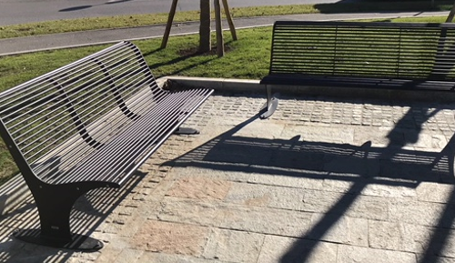 Parkbank Athene 32 Straatmeubilair op zijn mooist. Parkbank model Athene.