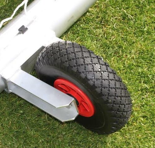 Pupillen voetbaldoel JVD180 42 Voetbaldoelen met aangelaste transportwielen: op de afbeelding ziet u de zeer degelijke gelaste constructie!