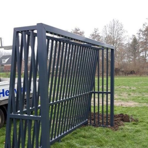 Antivandalen voetbaldoel VD200 29 Afgebeeld. voetbaldoel VD200 in een ral 7016 kleur.