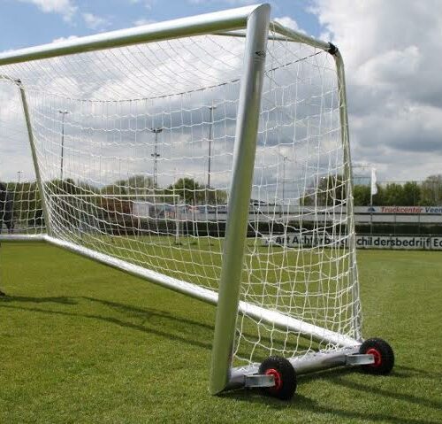 Pupillen voetbaldoel JVD180 40 Voetbaldoelen met wielen en draagbeugels, optillen en eenvoudig verplaatsen. Een ideale oplossing voor iedere voetbalvereniging.