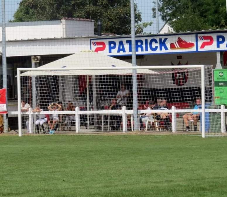 Voetbaldoel VD110 PRO 5 Voebaldoel model VD110 PRO is de ideale vervanger van het klassieke P-model voetbaldoel.