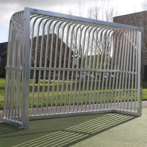 Antivandalen voetbaldoel VD200 20 Antivandaal voetbaldoelen model VD200 van aluminium, trotseren probleemloos jarenlang alle weersomstandigheden.Ideale voetbaldoelen voor speel- en schoolplein.