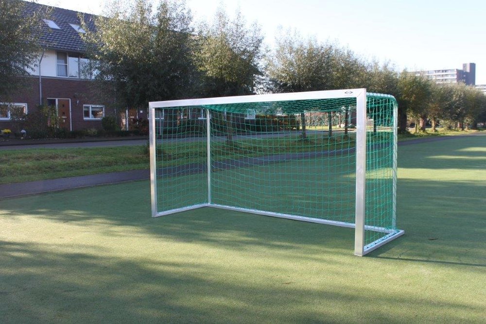 Kantel-dribbel voetbaldoelnetten 2 Duurzame en degelijke voetbaldoel-netten voor een zeer scherpe prijs. 3 x 1 x 1 x 1.5m.