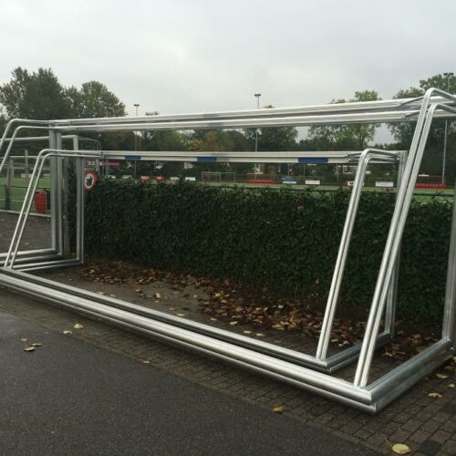 Voetbaldoel VD90 24 Voetbaldoelen van SKWshop. Al onze aluminium voetbaldoelen zijn door en door gelast, hebben inwendige hoekverstevigingen en zijn onze voetbaldoelen tevens voorzien van zware schoren!