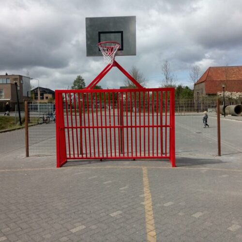 Voetbaldoel -basketbal-combi model VB200. Deze antivandaal voetbaldoelen met basketbal, kunnen ook in iedere standaard ral kleur gepoedercoat worden.