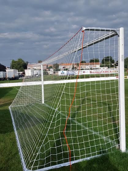 Voetbaldoel VD110 PRO 7 Voetbaldoel VD110 PRO wordt geleverd inclusief lange grondpotten en naar keuze met of zonder opklapbare maaibeugel c.q. grondbeugel. Een voetbaldoel uit het topsegment!