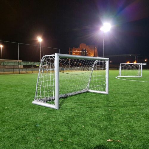 Stel mini doelnetten, JVN195 9 Afgebeeld de 2 x 1 m uitvoering van deze mini doelnetten, kleur wit.