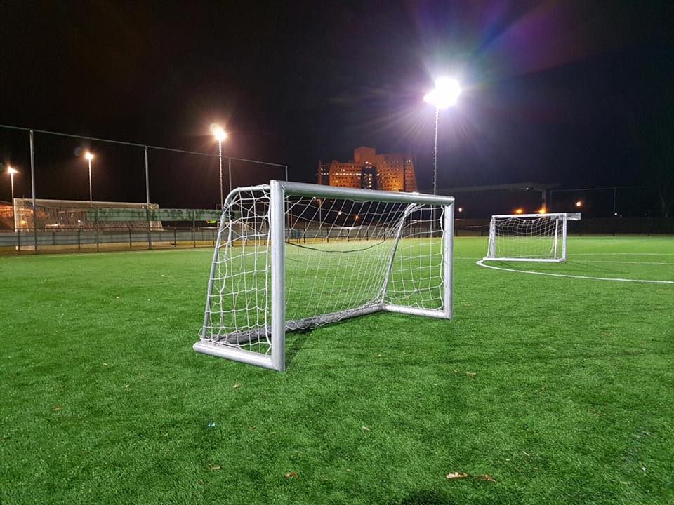 Stel mini doelnetten, JVN195 5 Afgebeeld de 2 x 1 m uitvoering van deze mini doelnetten, kleur wit.