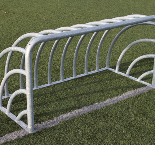 Trainings voetbaldoeltjes TRV200 7 Voetbaldoeltjes TRV200. Volbad verzinkt dus zeer duurzaam en door de ronde vormen een zeer veilig voetbaldoeltje