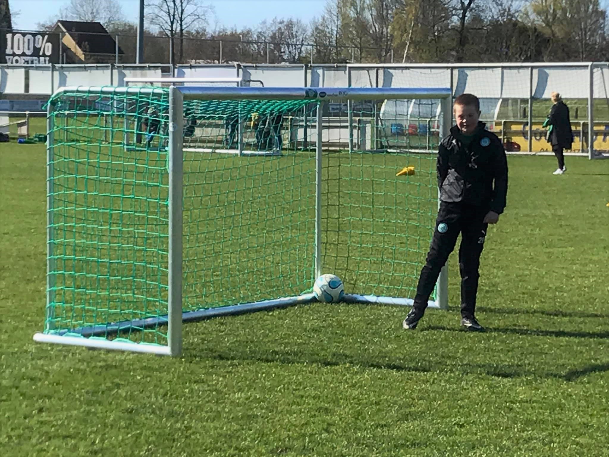 Voetbaldoeltjes model KD-PRO 1 Onze kanteldribbelvoetbaldoeltjes bij het G-team van FC Groningen in de 3 x 1.5m stand.