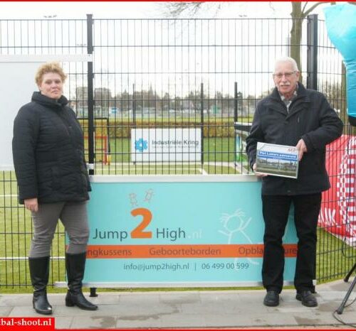 Reclame-ophangsysteem Pro 83 Onze reclame ophangrails op een door ons geplaatst pannaveld bij CSV Cuijk