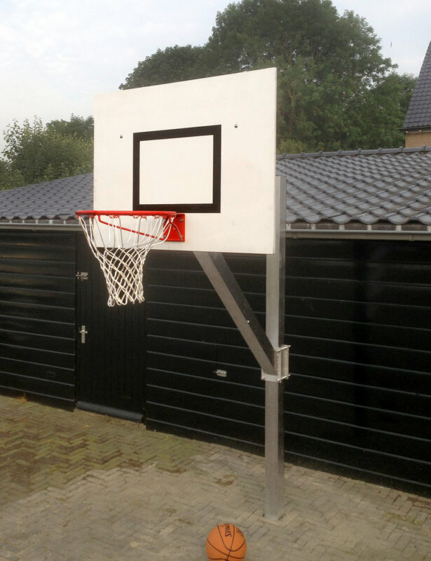 basketbalpaal van rvs in hoogte vestelbaar i